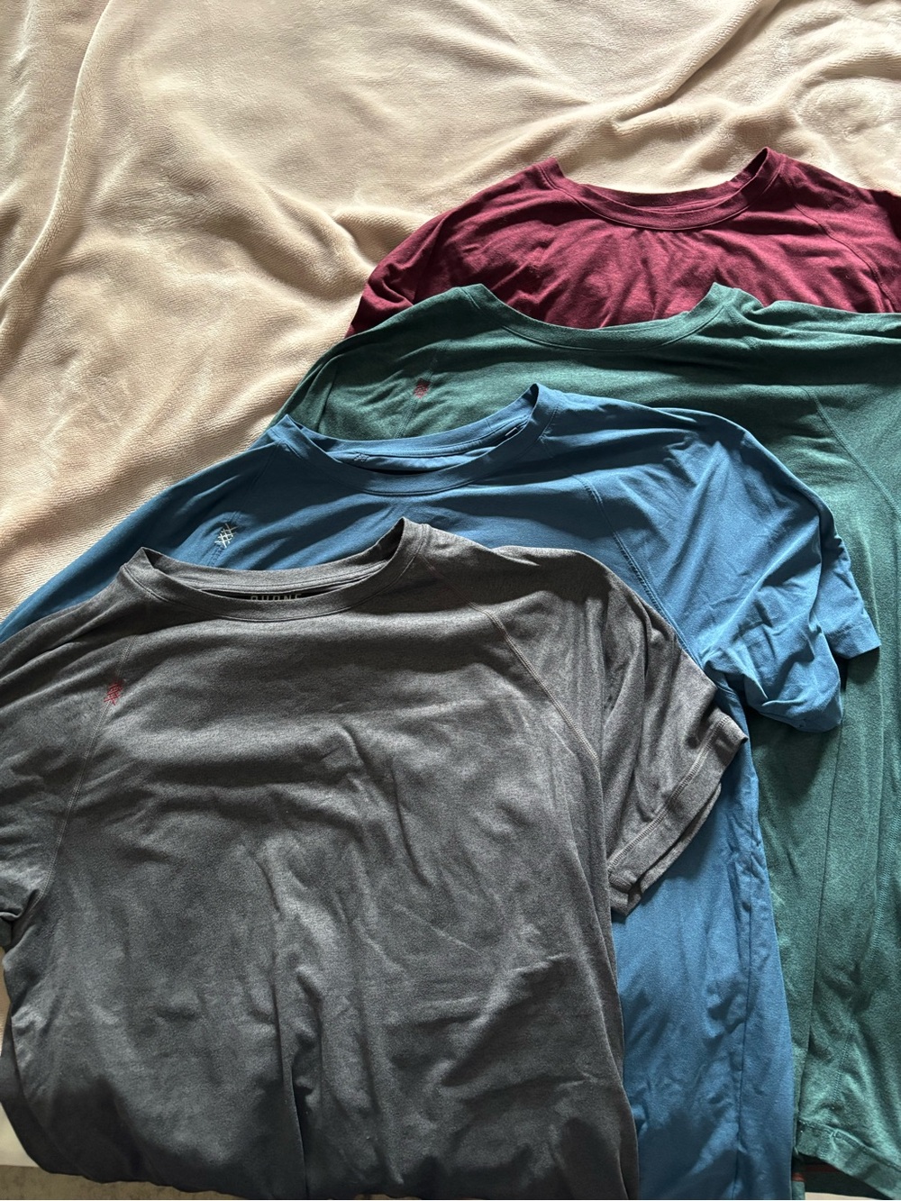 Lot of 4 Rhône Reign Large T Shirts